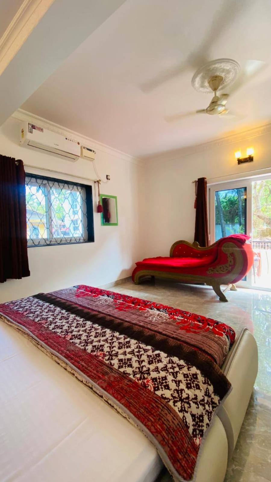 Holiday home - 4 Bhk With A Private Pool Parra